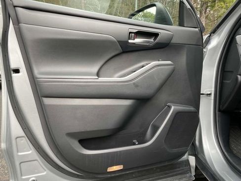 Used 2022 Toyota Highlander XSE image 21