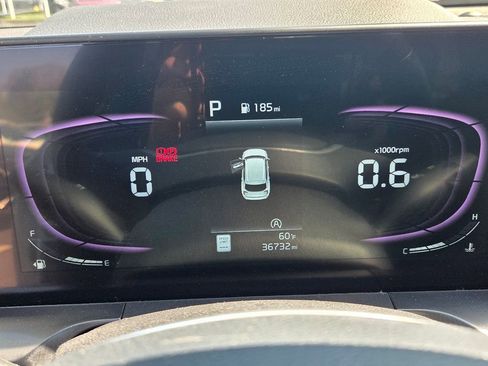 Used 2025 Kia Telluride S AWD/4WD image 18