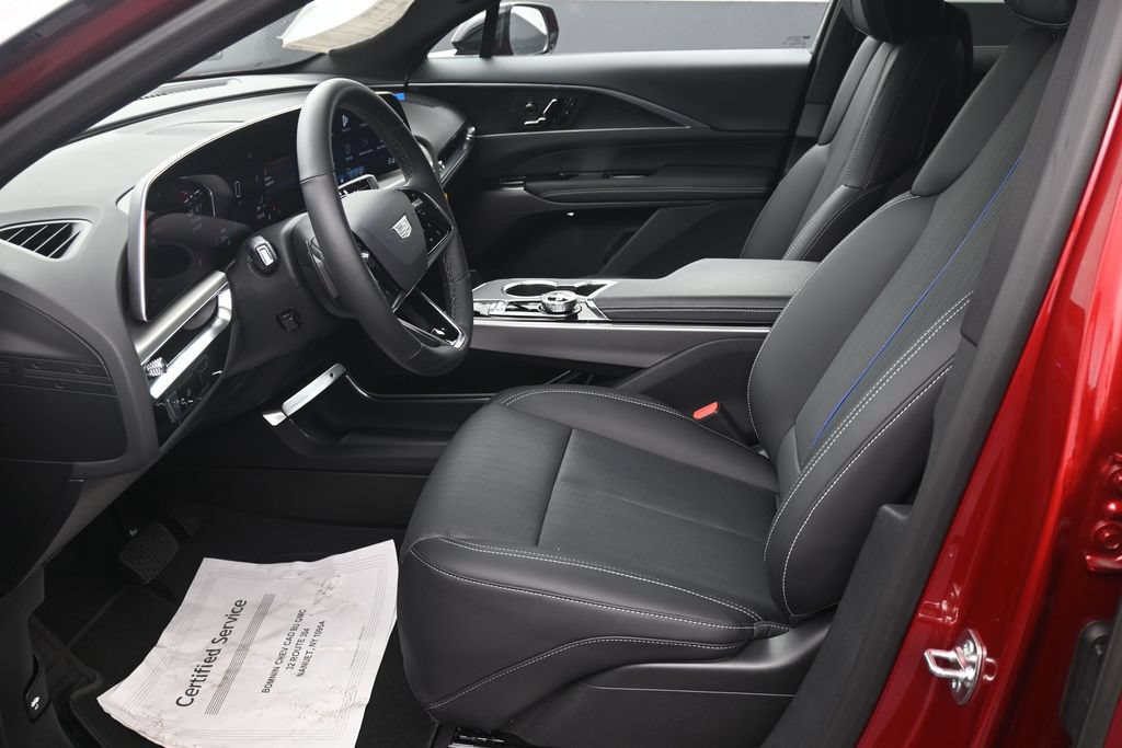 Used 2025 Cadillac Lyriq Sport AWD/4WD image 10