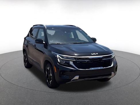 Used 2025 Kia Seltos S FWD image 3