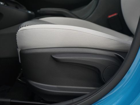 Used 2023 Hyundai Kona SE w/ Cargo Package image 21