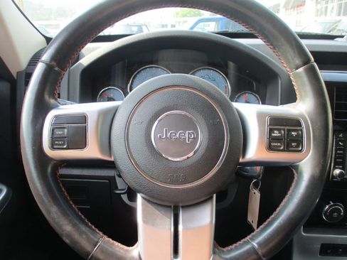 Used 2012 Jeep Liberty Arctic AWD/4WD image 11