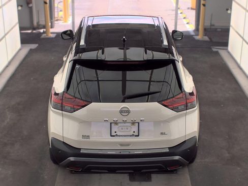 Used 2023 Nissan Rogue SL FWD image 3