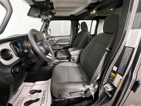 Used 2024 Jeep Wrangler Sahara image 19