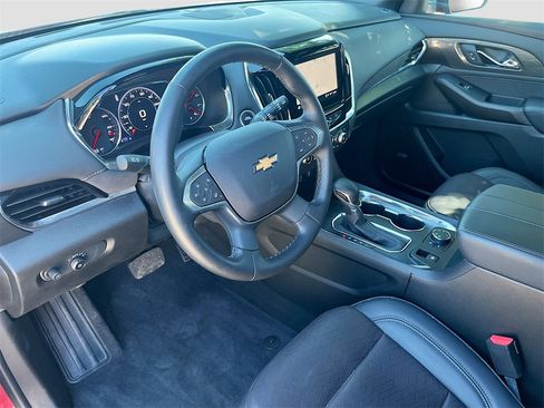 Used 2023 Chevrolet Traverse High Country image 9