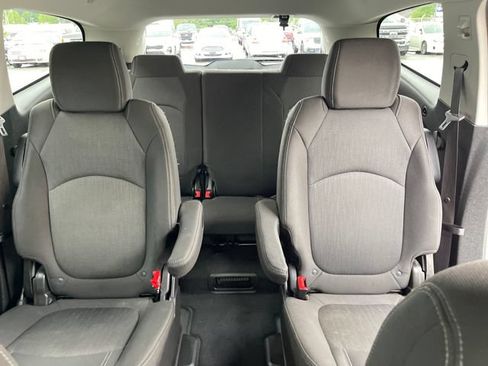 Used 2017 Chevrolet Traverse LT FWD image 27