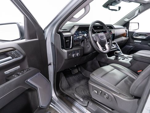 Used 2025 GMC Sierra 1500 Denali w/ Technology Package AWD/4WD image 15