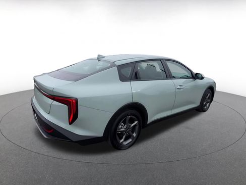 Used 2025 Kia K4 LXS image 15