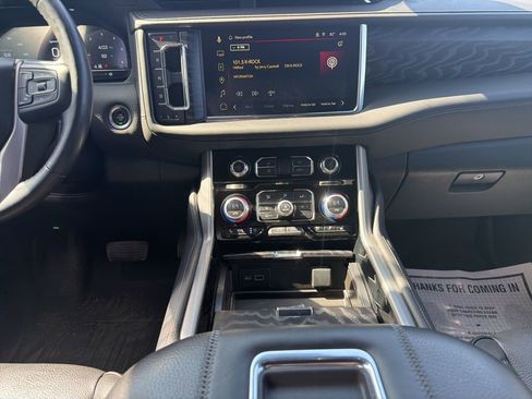 Used 2023 GMC Yukon Denali AWD/4WD image 17