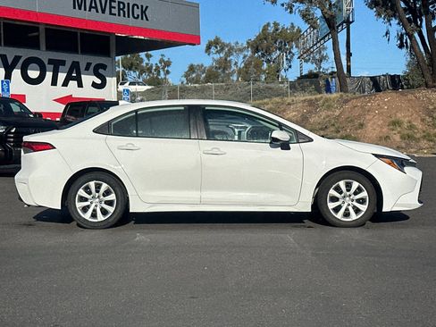 Used 2025 Toyota Corolla LE image 6
