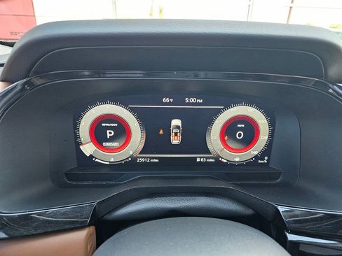 Used 2024 Nissan Pathfinder Platinum FWD image 24