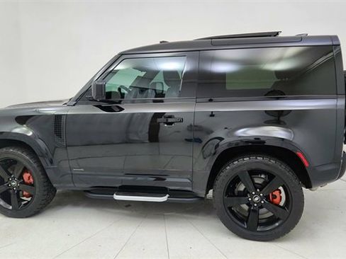Used 2022 Land Rover Defender 90 X image 4