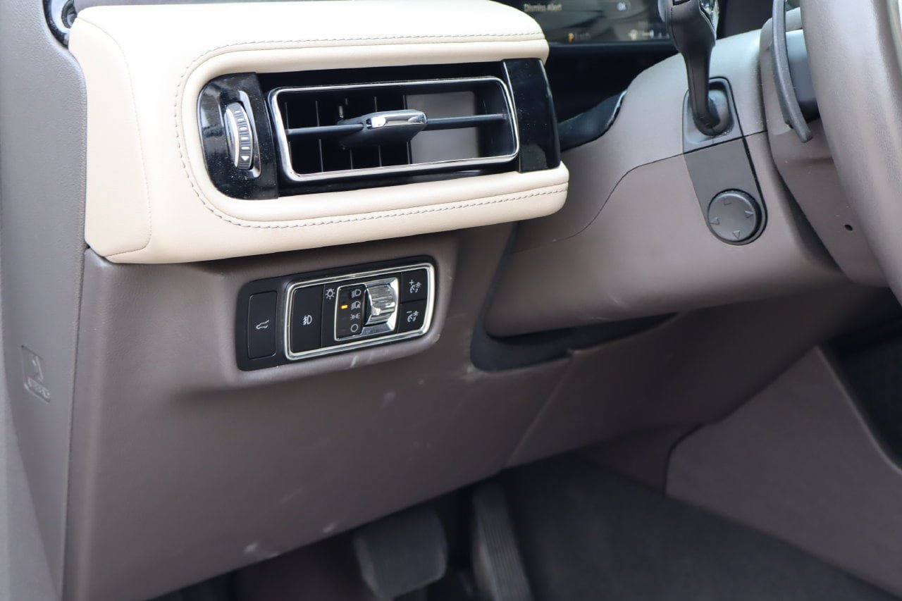 Used 2024 Lincoln Aviator Reserve w/ Equipment Group 201A RWD image 26