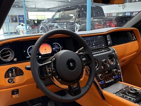 Used 2026 Rolls-Royce Cullinan AWD/4WD image 13