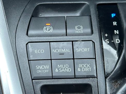 Used 2020 Toyota RAV4 LE w/ All Weather Liner Package image 26