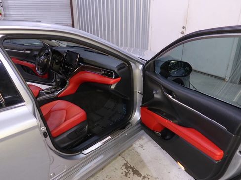 Used 2022 Toyota Camry XSE image 12