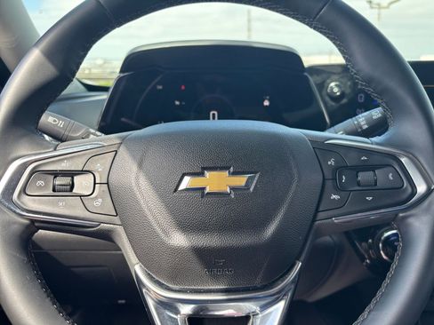 Used 2025 Chevrolet Trax LT w/ LT Convenience Package FWD image 27