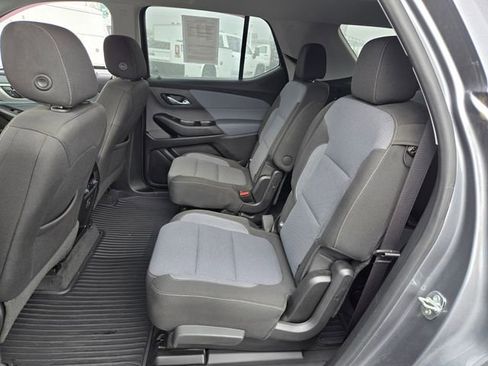 Used 2020 Chevrolet Traverse LT image 11