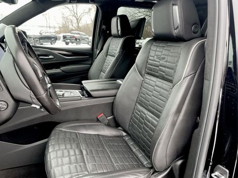 Used 2023 Cadillac Escalade V w/ LPO, ONYX Package image 12