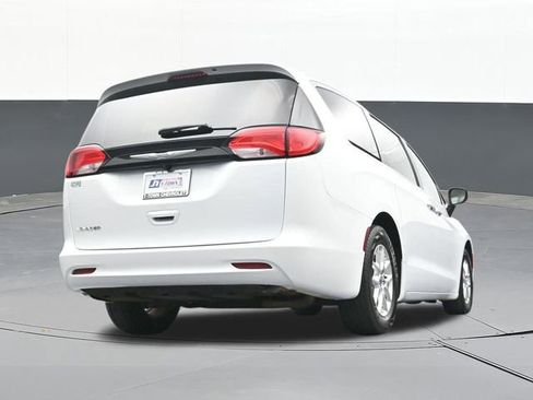 Used 2022 Chrysler Voyager LX FWD image 50