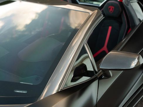 Used 2021 Lamborghini Aventador SVJ AWD/4WD image 30