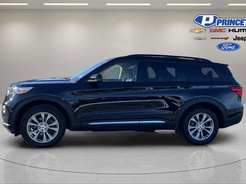 Used 2023 Ford Explorer XLT w/ Equipment Group 202A image 4