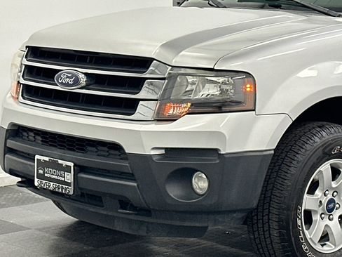 Used 2015 Ford Expedition XL image 2