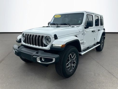 Used 2024 Jeep Wrangler Unlimited Sahara w/ Technology Group AWD/4WD image 3