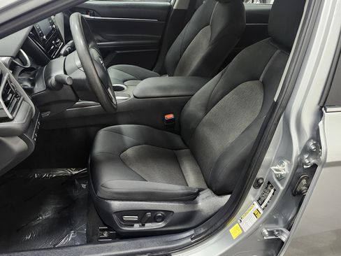 Used 2024 Toyota Camry LE image 22