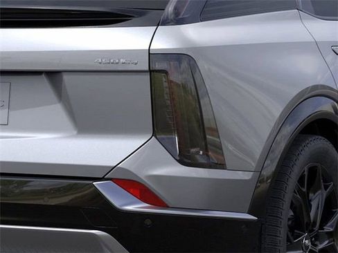 New 2025 Cadillac Optiq Luxury 1 w/ LPO, ONYX Package image 11