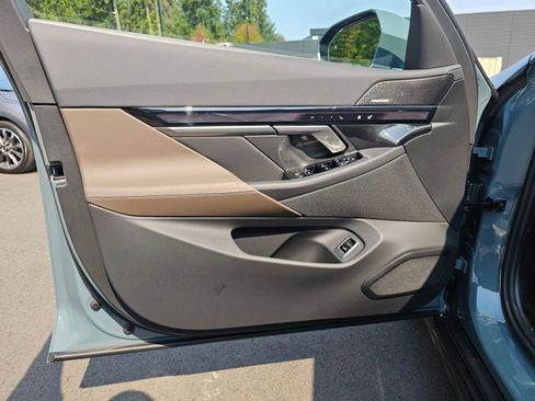 New 2026 BMW i5 eDrive40 image 23