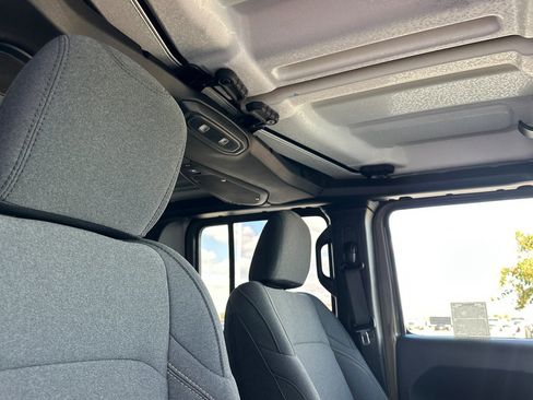 New 2025 Jeep Gladiator Willys image 16