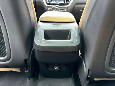 Used 2020 Volvo XC60 T5 Momentum w/ Protection Package Premier image 20