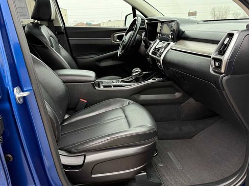 Used 2021 Kia Sorento EX w/ Panoramic Sunroof Package AWD/4WD image 13