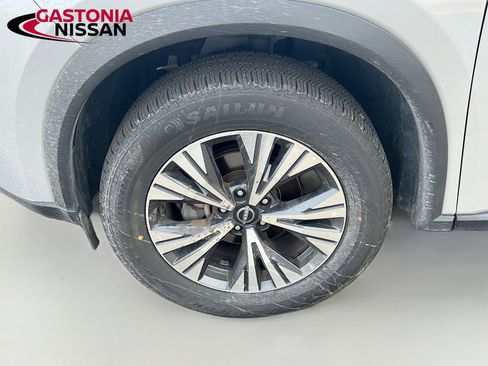 Used 2023 Nissan Rogue SV image 37