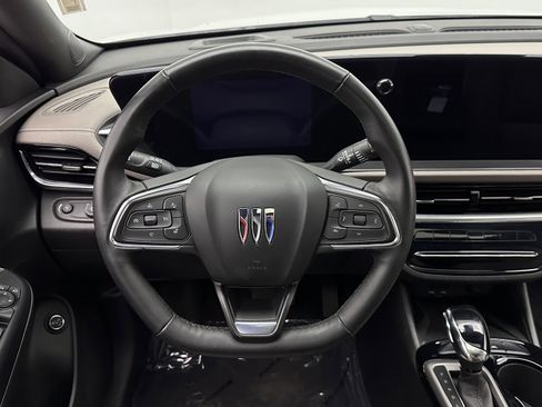 Used 2024 Buick Envista Avenir FWD image 28