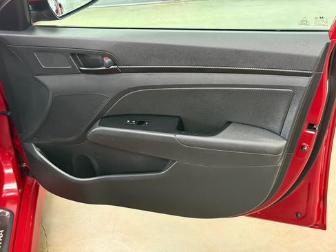 Used 2018 Hyundai Elantra Sport FWD image 22