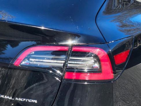 Used 2018 Tesla Model 3 image 25