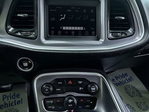 Used 2019 Dodge Challenger SXT image 23
