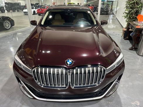 Used 2020 BMW 750i xDrive w/ Executive Package AWD/4WD image 13