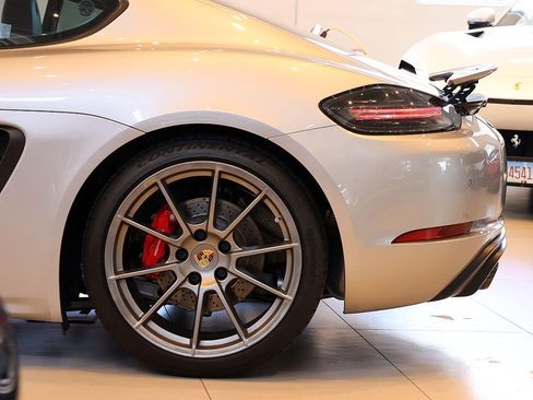 Used 2021 Porsche 718 Cayman GTS RWD image 33