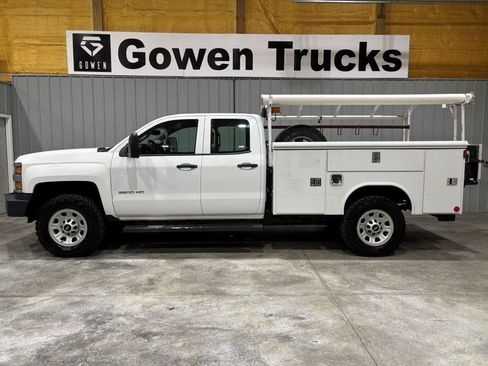 Used 2016 Chevrolet Silverado 3500 W/T AWD/4WD image 2