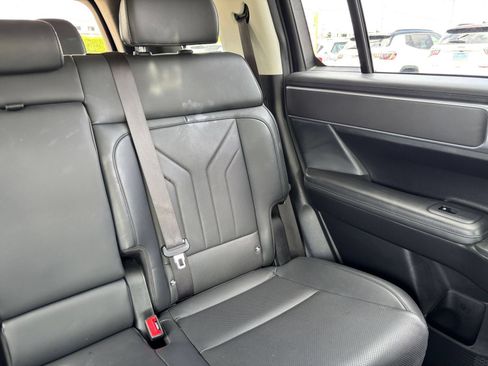 Used 2025 Hyundai Santa Fe SEL AWD/4WD image 40