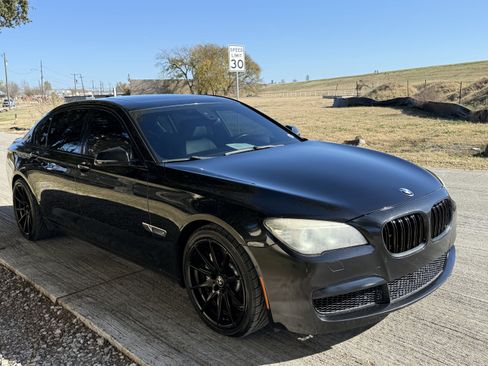 Used 2014 BMW 750Li image 2