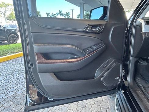 Used 2017 GMC Yukon XL SLT w/ Premium Edition AWD/4WD image 39