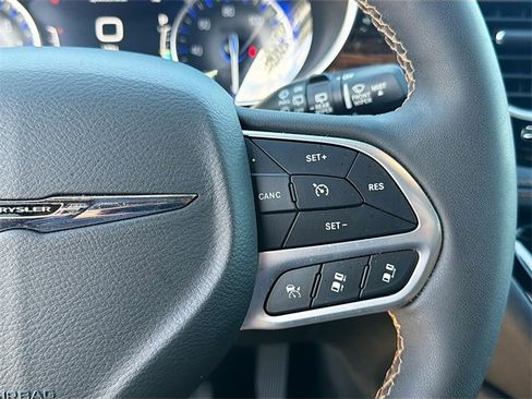 Used 2022 Chrysler Pacifica Pinnacle image 42