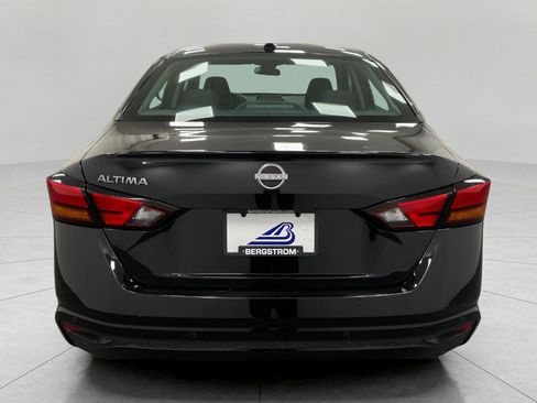 Certified 2025 Nissan Altima 2.5 SV FWD image 4