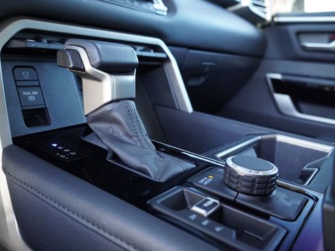 Used 2024 Toyota Tundra Limited image 18