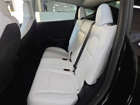 Used 2024 Tesla Model Y Long Range AWD/4WD image 7