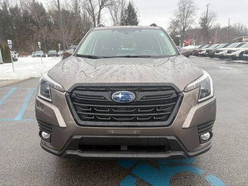 Used 2023 Subaru Forester Premium image 3